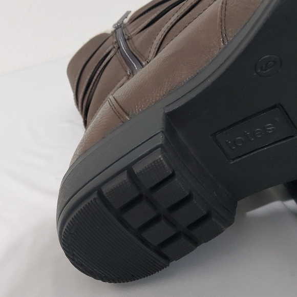 NWOB Totes Boots - Picture 10 of 11